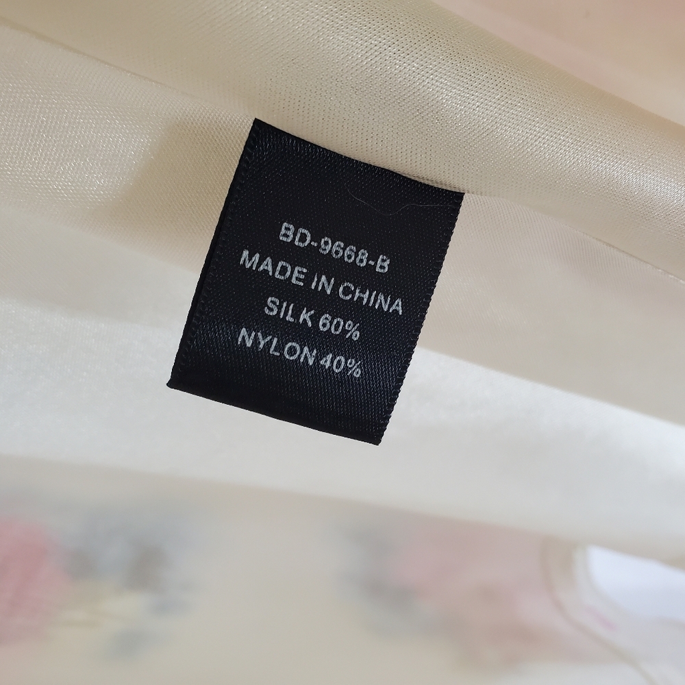 ARK & Co. 60% Silk Floral Feminine Real Wrap Dress in Small - Picture 15 of 15